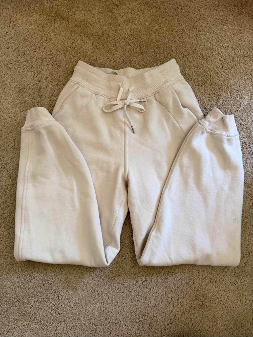 Lululemon Women’s Scuba Sweatpants, Size 2 NWOT